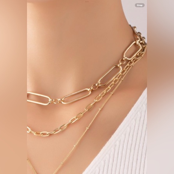 Elegant Gold Chain Triple Necklace with Pendant Set - Picture 2 of 4